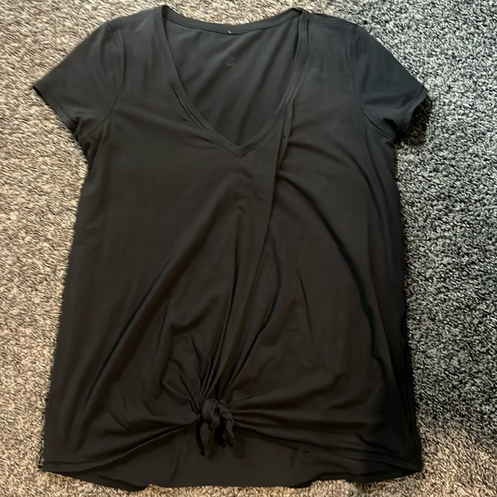 Lululemon black short sleeve size 8 tie front top